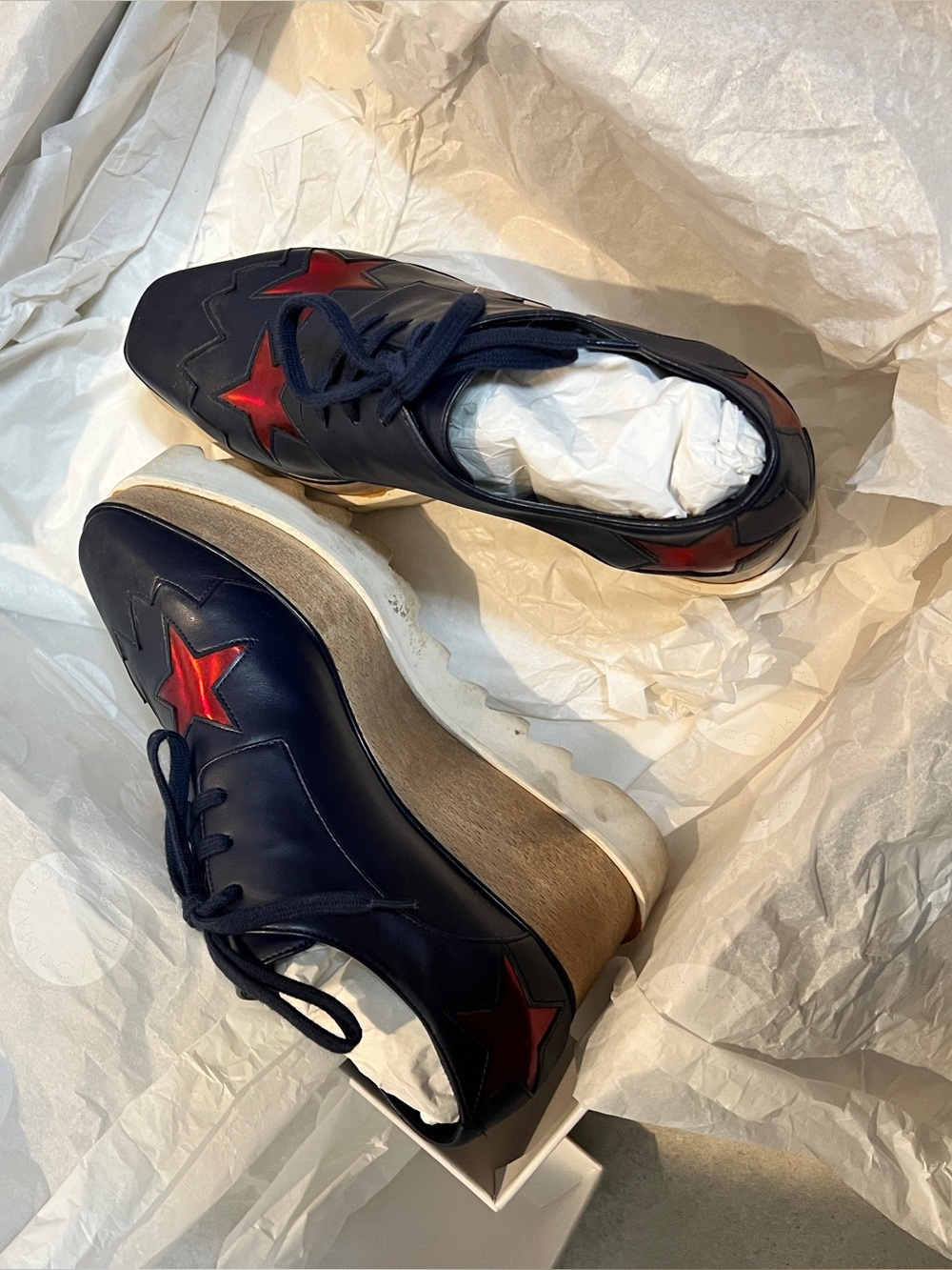 Stella McCartney Navy Leather Platform Lace-Up Oxfords with Red Star Appliqués - Picture 2 of 4